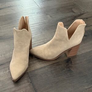 BAMBOO Tan Ankle Booties